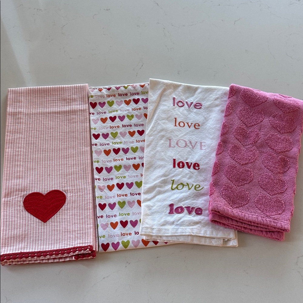 Valentine's Towel Set of Pink and White Love-Themed MWOT ✨